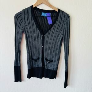 Simply Vera Vera Wang | grey and black button down
